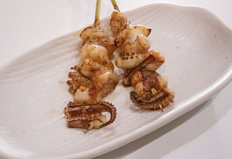 イカゲソ醤油焼：Grilled squid tentacles in soy sauce