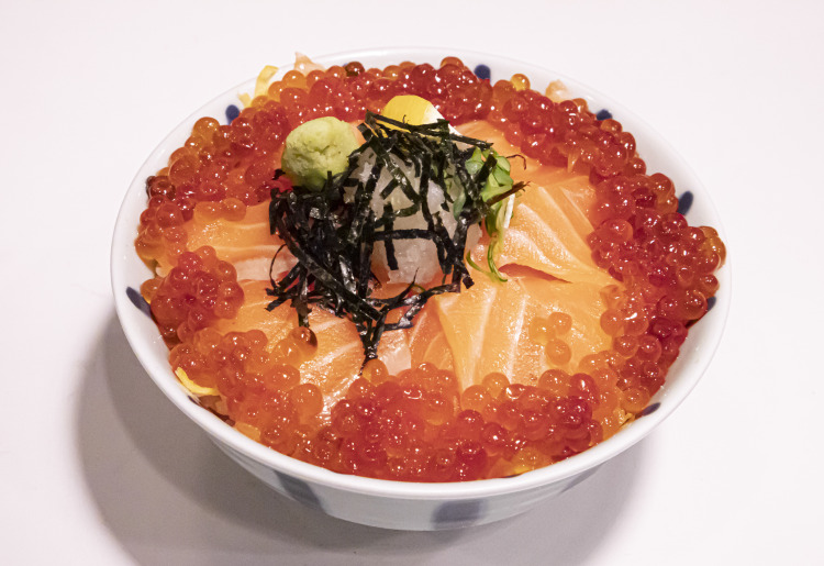 サーモンいくら丼：Salmon salmon roe bowl