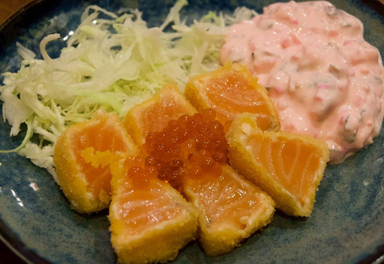 ■【自家製】ピンクタルタルのサーモンレアカツ